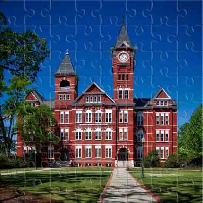 Samford Hall sous un ciel clair Puzzle